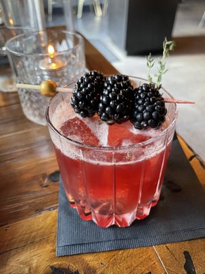 Perry's Cocktail Bar by null