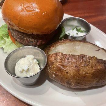 Wood Ranch Valencia - Burger and baked potato - Barbeque Near Me - Stevenson Ranch, California