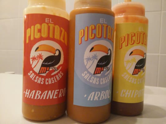 Mano De Santo by null