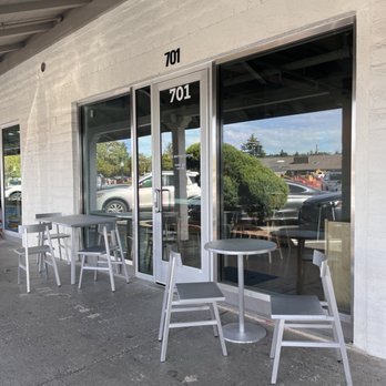 Blue Bottle Coffee - Seating on the parking lot side - Coffee & Tea Near Me - Santa Rosa, California