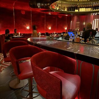 EVELYN - Bar Ruby Lounge - Lounges Near Me - Dallas, Texas