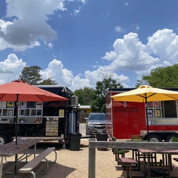 Gotji's Kitchen - Outside - Thai Near Me - Buda, Texas
