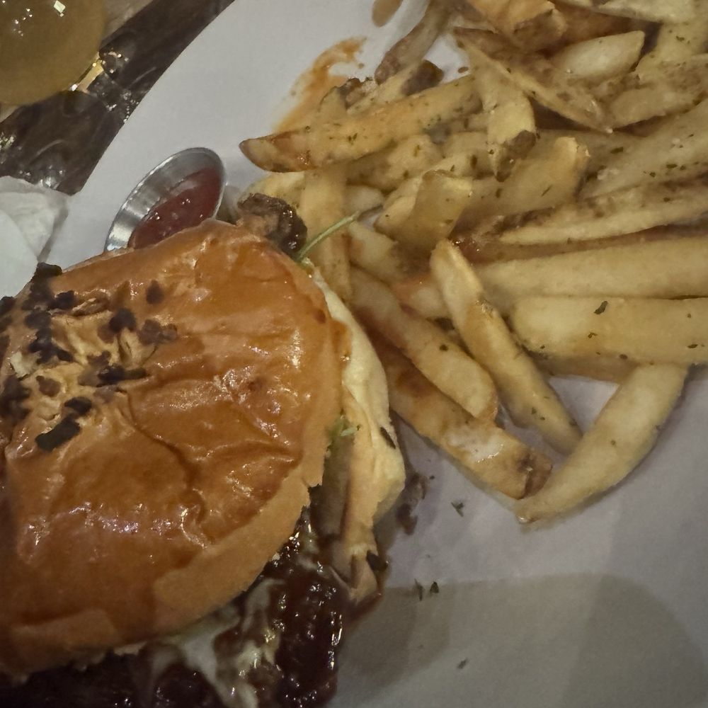 The Hoppy Monk - El Paso - Gochu Chickenwich - Gastropubs Near Me - El Paso, Texas The Hoppy Monk - El Paso - Gochu Chickenwich - Gastropubs Near Me - El Paso, Texas