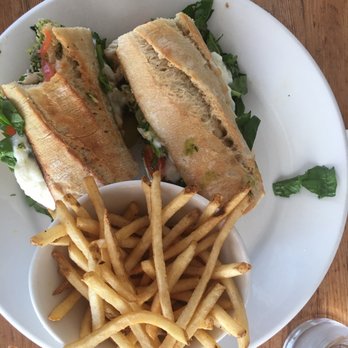 Shorehouse Kitchen - Chicken pesto sandwich - Coffee & Tea Near Me - La Jolla, California Shorehouse Kitchen - Chicken pesto sandwich - Coffee & Tea Near Me - La Jolla, California