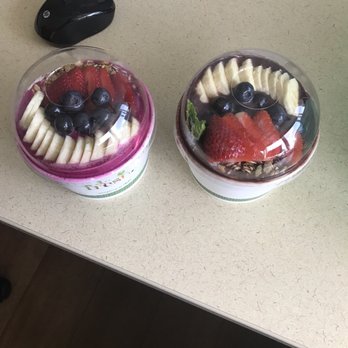 Fresh Juice Bar - Berry pit and traditional - Acai Bowls Near Me - Danbury, Connecticut Fresh Juice Bar - Berry pit and traditional - Acai Bowls Near Me - Danbury, Connecticut