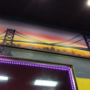 Seniore's Pizza - Bay Bridge Mural - Pizza Near Me - Berkeley, California