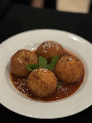 Amore Mio Trattoria by null