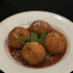 Amore Mio Trattoria - Fried Mac and cheese