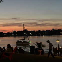 Captains Quarters Riverside Grille - Sunset