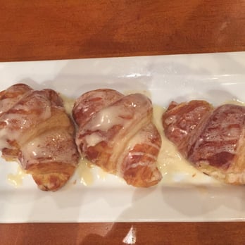 Cheddar's Scratch Kitchen - Love the rolls. - American Near Me - Dallas, Texas Cheddar's Scratch Kitchen - Love the rolls. - American Near Me - Dallas, Texas