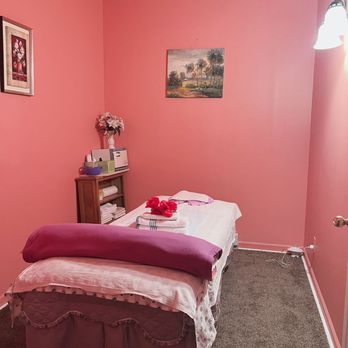 Jian Bodycare - clean cozy massage room - Massage Near Me - Lemoyne, Pennsylvania Jian Bodycare - clean cozy massage room - Massage Near Me - Lemoyne, Pennsylvania