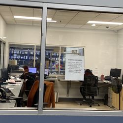 Napleton Downtown Hyundai - Active workers