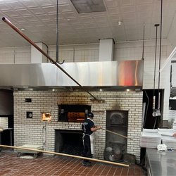 Frank Pepe Pizzeria Napoletana - Brick oven charcoal