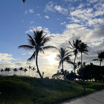 Ko Olina Lagoon 4 - Beautiful walk before 7am - Beaches Near Me - Kapolei, Hawaii
