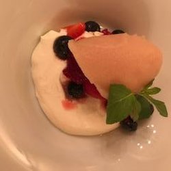 Enrico Leone - Mascarpone und Früchte