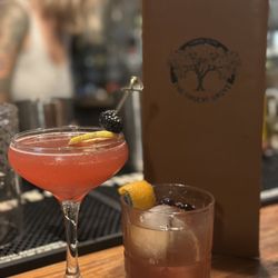 Gruene Grove - Old fashioned and some blackberry lemon gin drink my friend ordered at the Goodwin's @ Gruene Grove