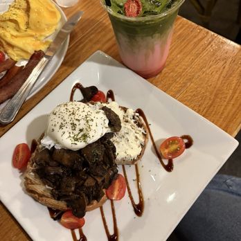 Outro - Mushroom ricotta toast - Cafes Near Me - New York, New York Outro - Mushroom ricotta toast - Cafes Near Me - New York, New York