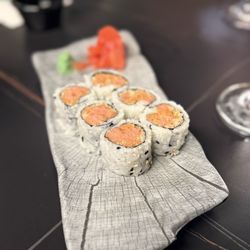 Blue Sunday Bar & Grill - SPICY TUNA ROLL