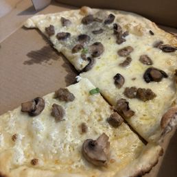 Funghi Pizza - what was delivered Funghi Pizza - what was delivered