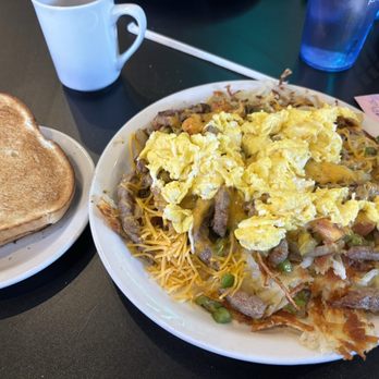 Charlie’s Place Eatery - Steak Skillet!! - Breakfast & Brunch Near Me - Galena, Illinois