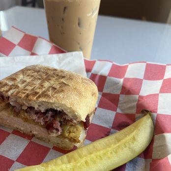 Pearl Street Cafe and Pub - The best thanksgiving sandwich ever - Sandwiches Near Me - Providence, Rhode Island Pearl Street Cafe and Pub - The best thanksgiving sandwich ever - Sandwiches Near Me - Providence, Rhode Island