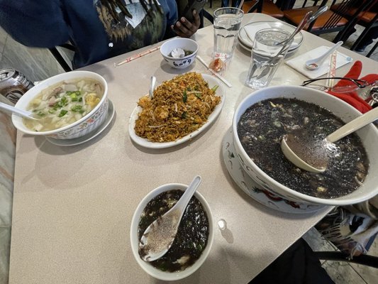 Three Happiness Restaurant by null