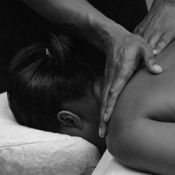 Garden City Prenatal Massage - Massage Therapy for neck and shoulders