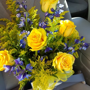 The Green House - I wish I would have got a picture that showed the vase they were in. Absolutely beautiful! - Florists Near Me - Wills Point, Texas The Green House - I wish I would have got a picture that showed the vase they were in. Absolutely beautiful! - Florists Near Me - Wills Point, Texas