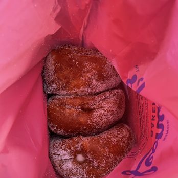Leonard's Bakery - Malasada - Bakeries Near Me - Honolulu, Hawaii