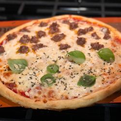 Madori's Liquor & Deli - DIY pizza