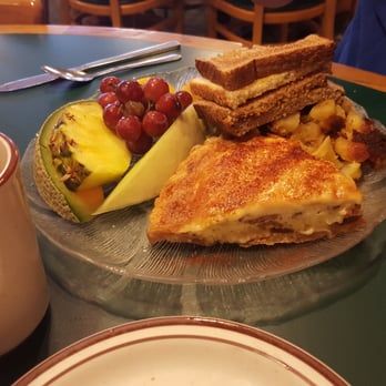 The Frog Pond - Lorraine quiche with fresh fruit! - Breakfast & Brunch Near Me - St Pete Beach, Florida