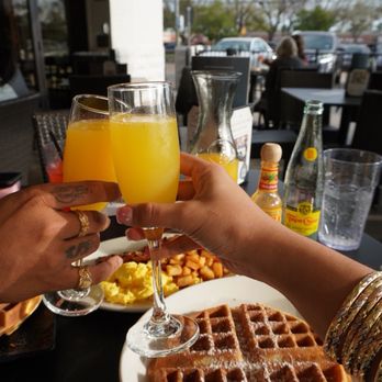 Black Walnut Café - Cheers ! - New American Near Me - Houston, Texas