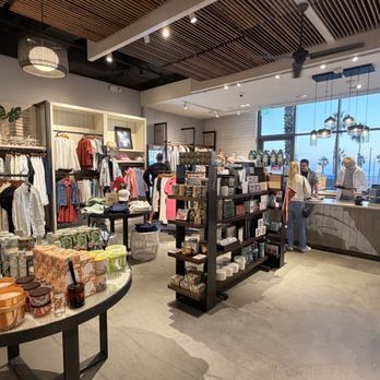 Tommy Bahama - Women's Clothing Near Me - Huntington Beach, California Tommy Bahama - Women's Clothing Near Me - Huntington Beach, California