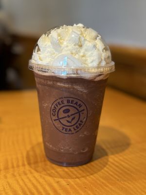 The Coffee Bean & Tea Leaf by null