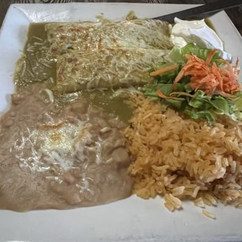 El Rey - Chicken enchiladas with Rice and Beans - Mexican Near Me - Delano, California