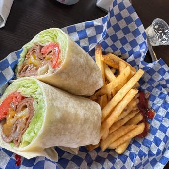 Reed's Point Pub & Grill - Burgers Near Me - Kingston, New Brunswick