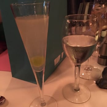 Morton's The Steakhouse - Steakhouses Near Me - Hackensack, New Jersey