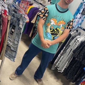 Gabe's - Josh - Women's Clothing Near Me - Whitehall, Pennsylvania