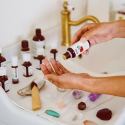 Earth to Alix - Aromatherapy and stone medicine