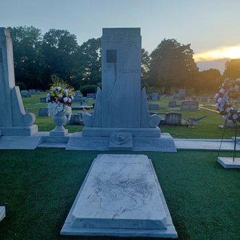 Hank Williams Sr Gravesite - Landmarks & Historical Buildings Near Me - Montgomery, Alabama Hank Williams Sr Gravesite - Landmarks & Historical Buildings Near Me - Montgomery, Alabama