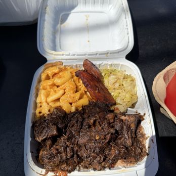 Tev's kitchen - Oxtail Plate - Soul Food Near Me - Los Angeles, California Tev's kitchen - Oxtail Plate - Soul Food Near Me - Los Angeles, California