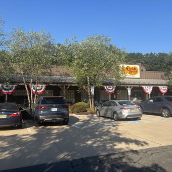 Cracker Barrel Old Country Store - Outside - American Near Me - Mount Arlington, New Jersey