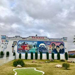 Ramada Grand Canyon West Kingman - Rt 66 theme is dominating. Cute