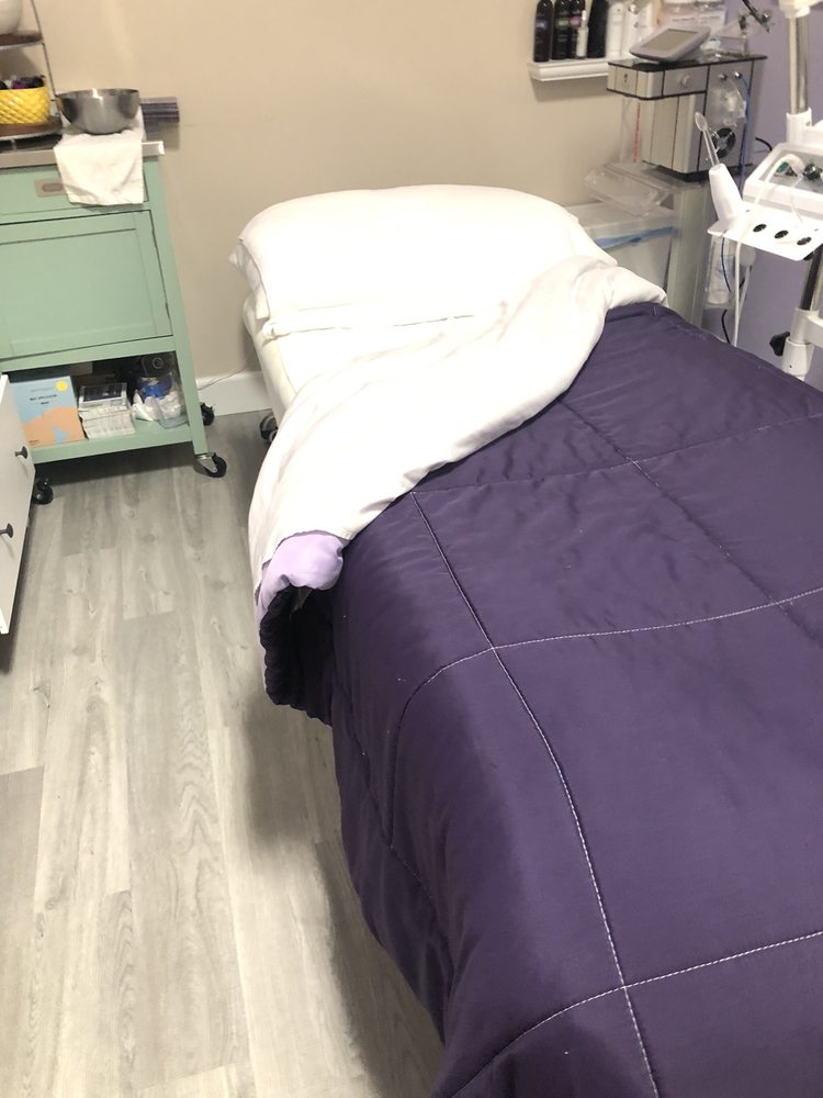 Skin By Kristin Logo