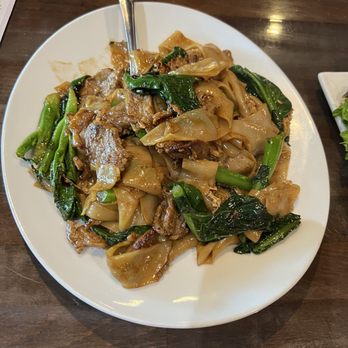 Sweetee Thai Cafe - Pad See Ew - Thai Near Me - Artesia, California Sweetee Thai Cafe - Pad See Ew - Thai Near Me - Artesia, California