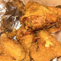 Pollo Chapin - 2 wings, a drum, and a thigh