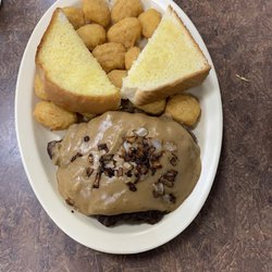 Cam's Cafè - Hamburger steak and gravy