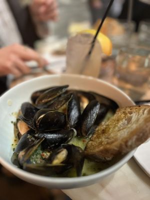 Pearl and Mary Oyster Bar by null