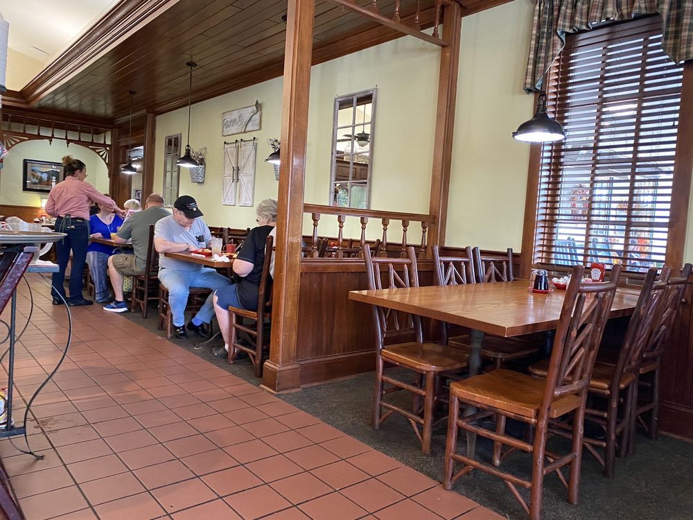 Applewood Farmhouse Grill