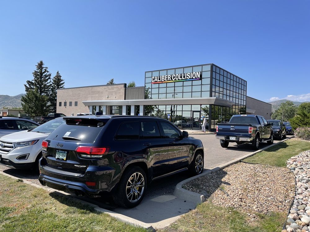 CALIBER COLLISION Updated July 2024 14 Photos 10128 W Chatfield